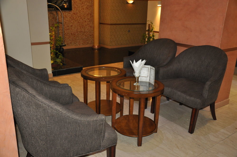 Oyo 411 Moon Hotel Dammám Kültér fotó