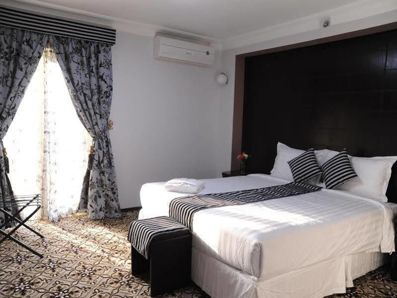 Oyo 411 Moon Hotel Dammám Kültér fotó